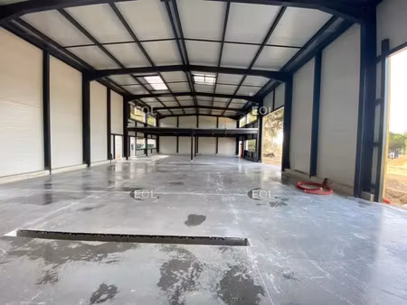 bâtiment d'activité / commerce - vitrolles