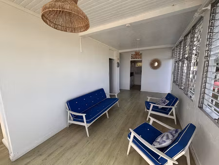 location maison 3 pièces 83m² petit bourg 97170