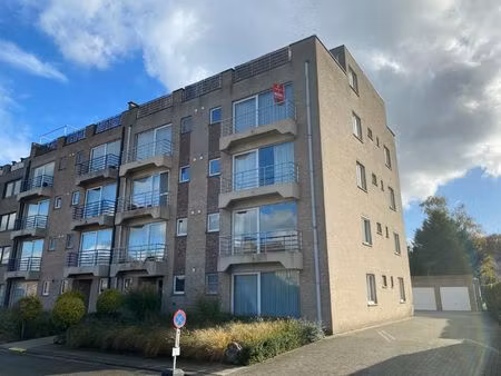 goed onderhouden appartement met 2 slaapkamers en 2 terrassen