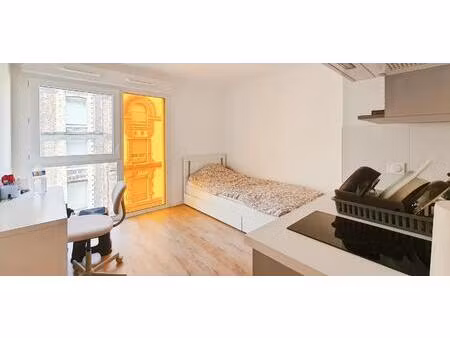 studio moderne avec parking privatif