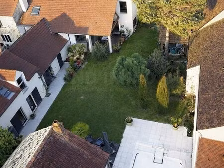 maison d'architecte - 270 m² - piscine chauffée - double