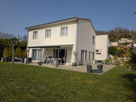 maison comptemporaine 6 pièces 185 m2