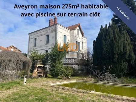 aveyron grande maison familliale sur terrain clôt