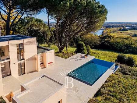 langoiran - maison d'architecte de 390 m² - vue imprenable - jardin - piscine - terrasses.
