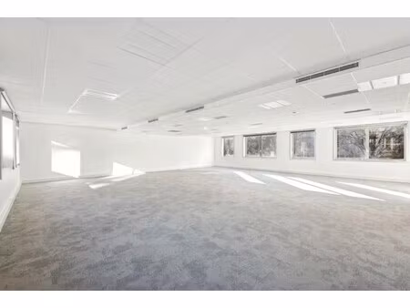 location local professionnel 2 144m² montrouge 92120