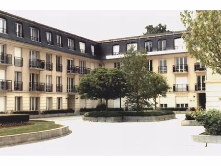 location parking fontainebleau 77300