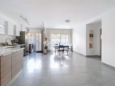 spacieux t4 avec possibilité studio indépendant ou 4ème chamb