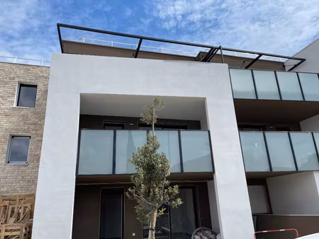 castelnau le lez - aube rouge