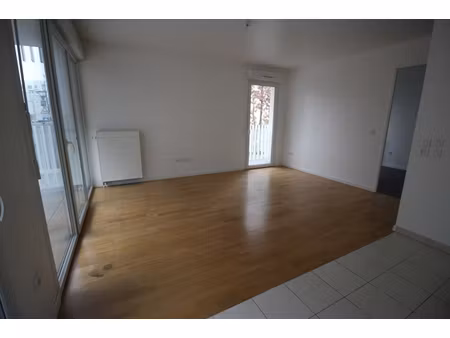 location appartement 3 pièces 57m² massy 91300