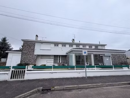 location local commercial 370m² longueville 77650