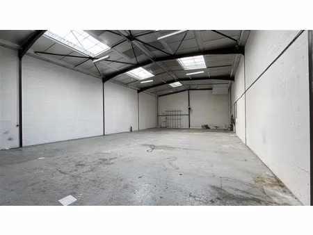 local d'activités a louer