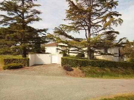 villa 8 pièces fleurance(32500) 160m²