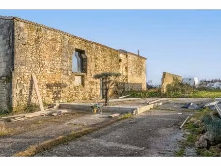 maison de 7 pièces de 450 m² à camarsac