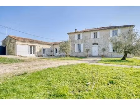 maison de 20 pièces de 507 m² à chermignac