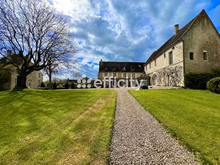 maison 12 pièces - 447 m²