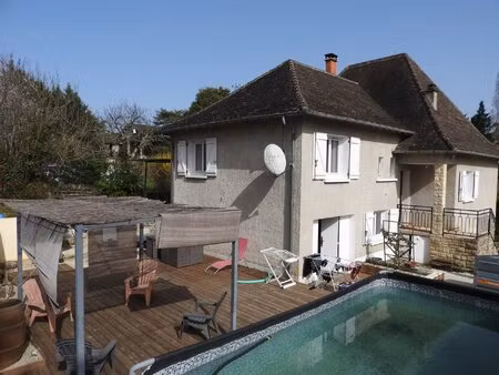 maison rénovée avec 4 chambres