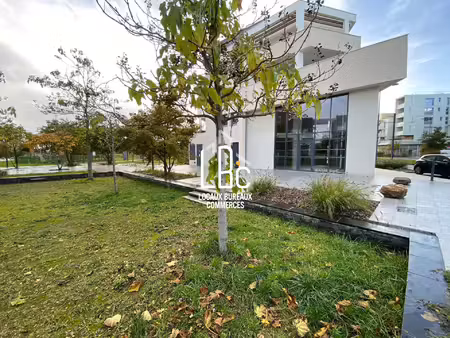 location local commercial 143m² angers 49100