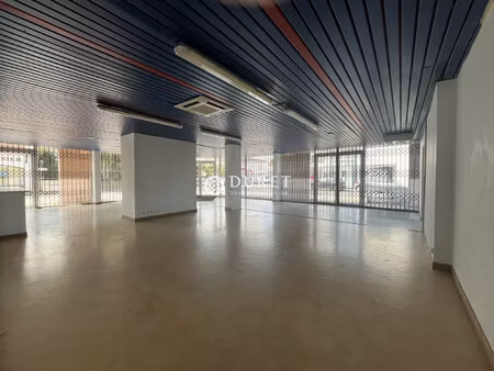 location local commercial 140m² challans 85300