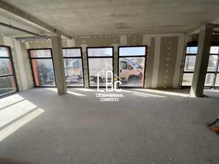 location local commercial 113m² nantes 44000
