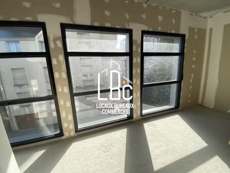 location local professionnel 75m² nantes 44000