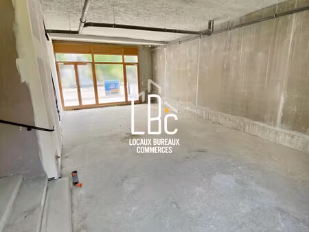 location local commercial 80m² nantes 44300