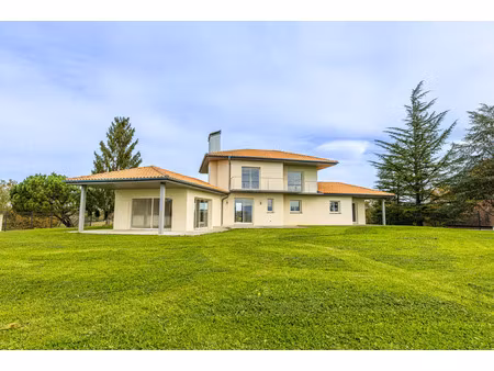 vente maison 7 pièces 210m2 buros 64160 - 915000 € - surface privée