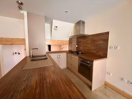 location appartement 3 pièces 68 m² à lons-le-saunier (39000)