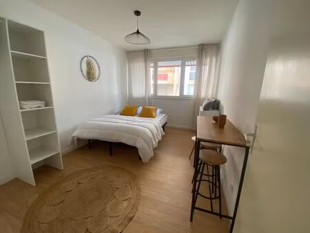 location appartement 1 pièces 19m2 lons 64140 - 415 € - surface privée