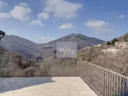 maison en pierre avec un gîte et 5 chambres d'hôtes activité touristique