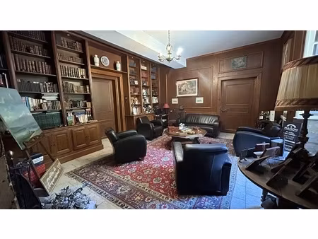 maison 8 pièces - 553 m²