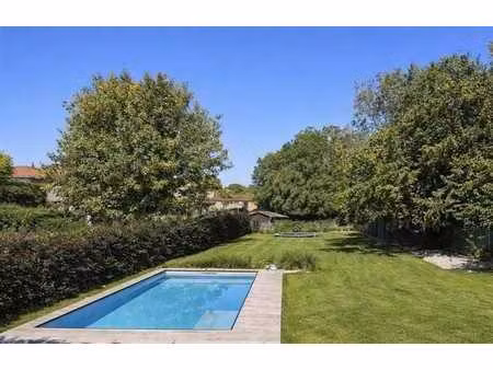 superbe rénovation 4ch avec piscine!