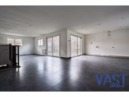 maison à rénover – volume et potentiel au coeur de roubaix