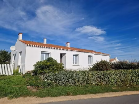 maison avec un beau potentiel sur une parcelle de 790 m2 constructible