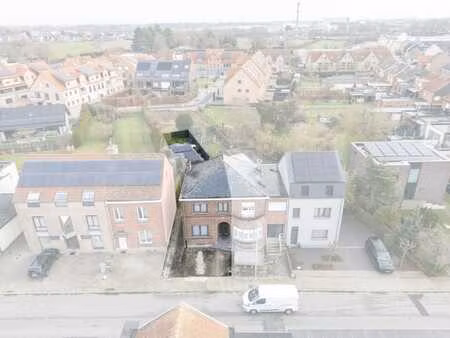 maison semi-mitoyenne avec 3 chambres au centre