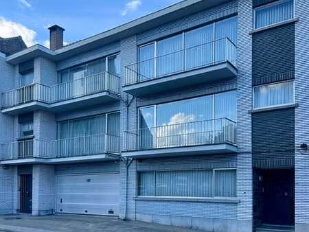 spacieuse maison avec 2 appartements mitoyens identiques