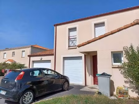location maison à montaigu-vendée (85600) : à louer / 101m² montaigu-vendée