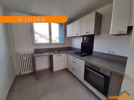 location appartement 3 pièces à rennes bourg l'evêque (35000) : à louer 3 pièces / 56m² re