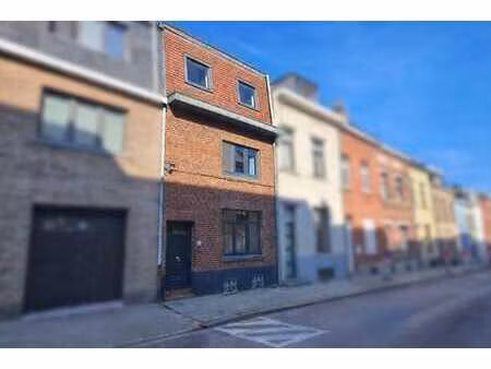 peb c- maison 4 chambres - 2 salles de bains- caves - jardin