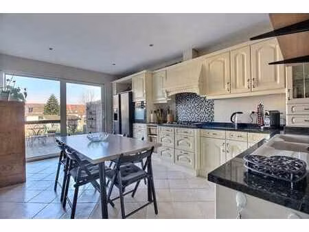 peb c- maison rénovée 4 chbres - 2 sdb - caves - jardin