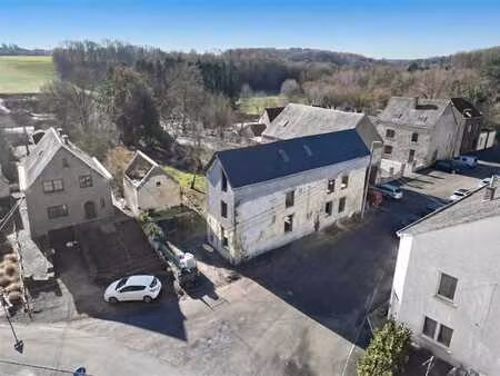 vaste maison en gros-oeuvre ouvert