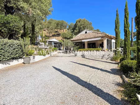 vente villa 4 pièces sainte-maxime avec piscine et logement