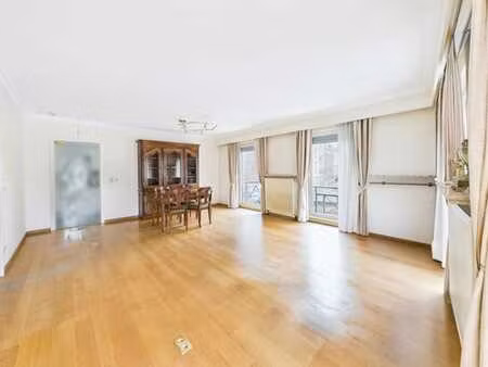 appartement 2 chambres avec balcon et garage – situation idé