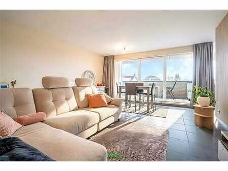 très bel appartement 2ch avec terrasse et parking intérieur.