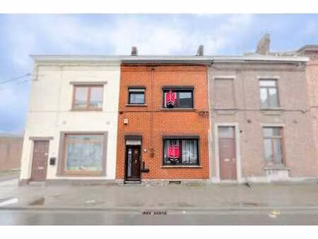 charmante maison 2 chambres avec garage à gilly