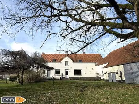 fermette avec grange et jardin orienté au sud