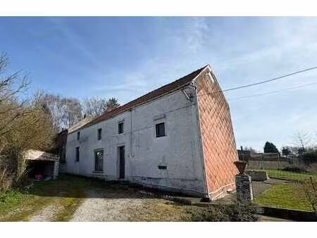ancienne fermette de +-160m² sur 12a60  3/5ch jardin garage.