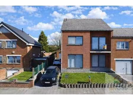 maison 3 façades avec jardin et garage