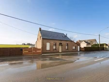 à vendre : maison 4 façades à rénover avec prairie et vue...