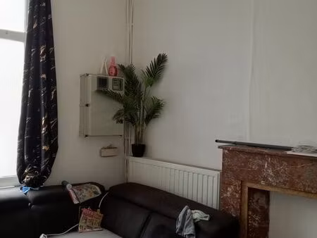 maison 6000 charleroi  3 ch  cour  garage en option.