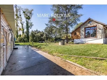 proche chantilly - maison avec boxes à chevaux